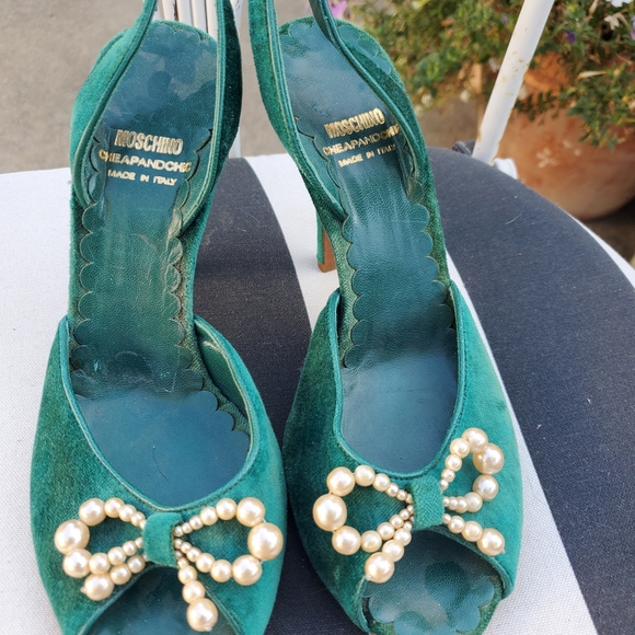 Moschino Green Peep-Toe Heels with Pearl Bow - Picture 1 of 11